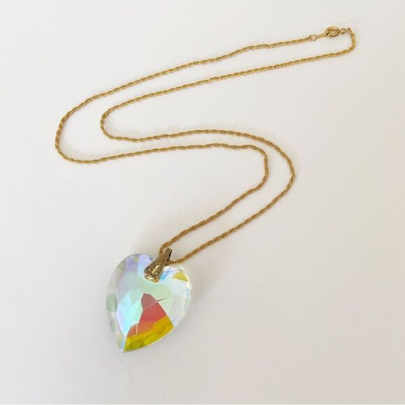 VTG huge AB crystal glass heart pendant on gold chain 24” - Picture 6 of 9